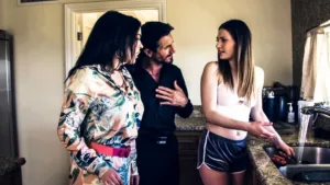 Mi Hijastra Busca Una Figura Paternal (Father Figure – Krissy Lynn, Kamryn Jade) – PureTaboo