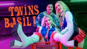 Follándome Un Par De Gemelas – (Fuck a Pair of Twins?! Oh, Behave!) – TeamSkeet