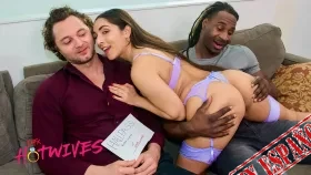 Pasillo Para La Caliente Esposa – (Hot Wife Hall Pass) – DFExtra